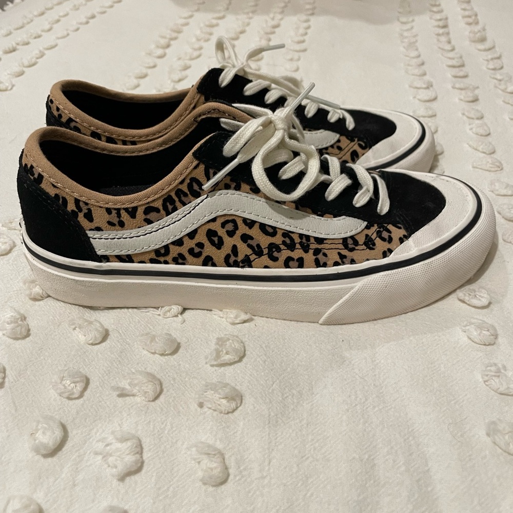Vans d Skool Leopard Sneakers